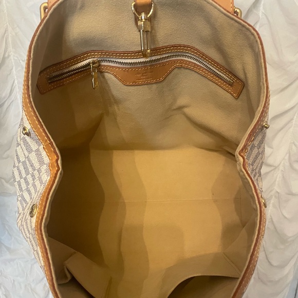 Louis Vuitton Damier Azur Hampstead -GM Size - Picture 8 of 9